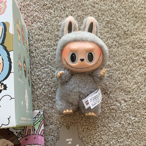 Labubu The Monsters Exciting Macaron Sesame bean - Picture 3 of 8